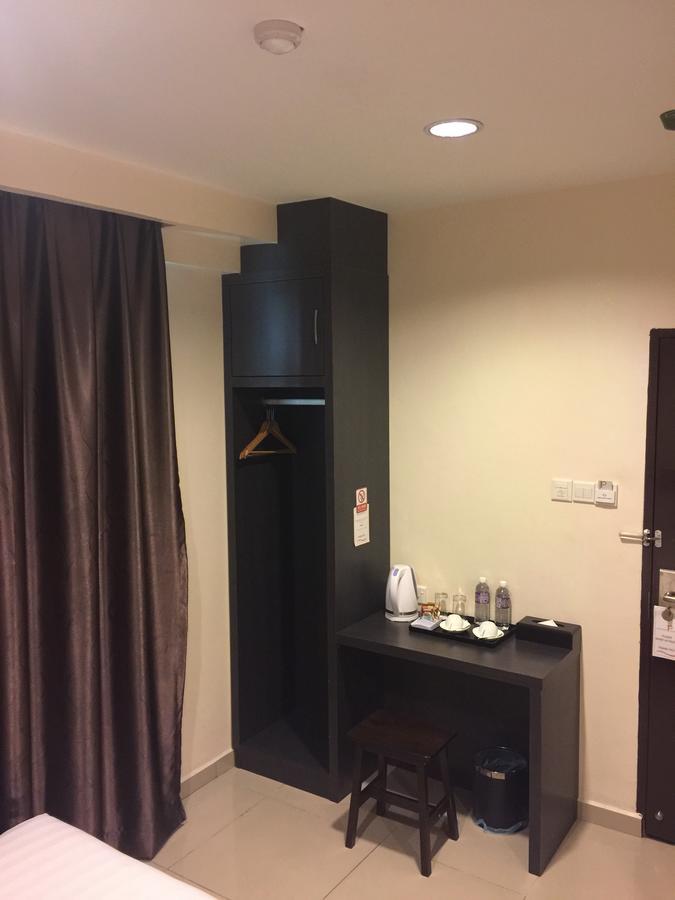 Premierz Hotel Labuan Exterior photo