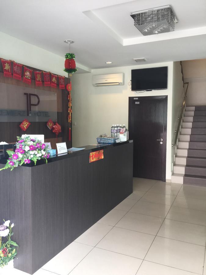 Premierz Hotel Labuan Exterior photo